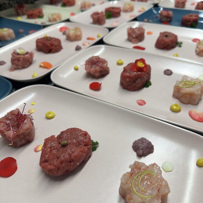 Piatto pronto consegnato a domicilio da Gastronomia Fasani, con specialità di macelleria e salumeria, disponibile a Milano e dintorni per un servizio delivery pratico e di qualità